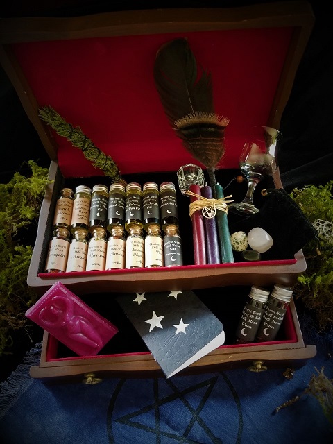 Delux Witch Box